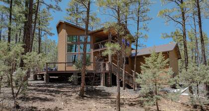 OASIS IN THE FOREST ON 1.25 ACRE BACKING TO NATIONAL FOREST WITH AC-PETS WELCOME