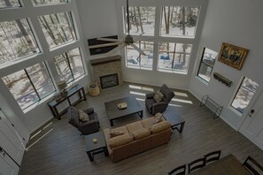 Smart-TV, peis og bøker