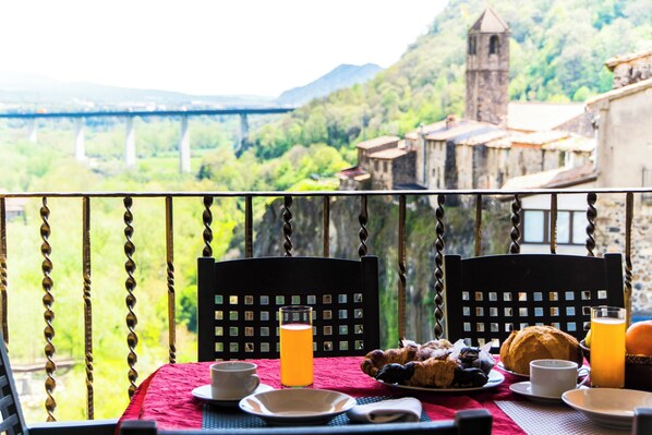 Superior Apartment, Mountain View | Terrace/patio - Can Castell (Castellfollit de la Roca)