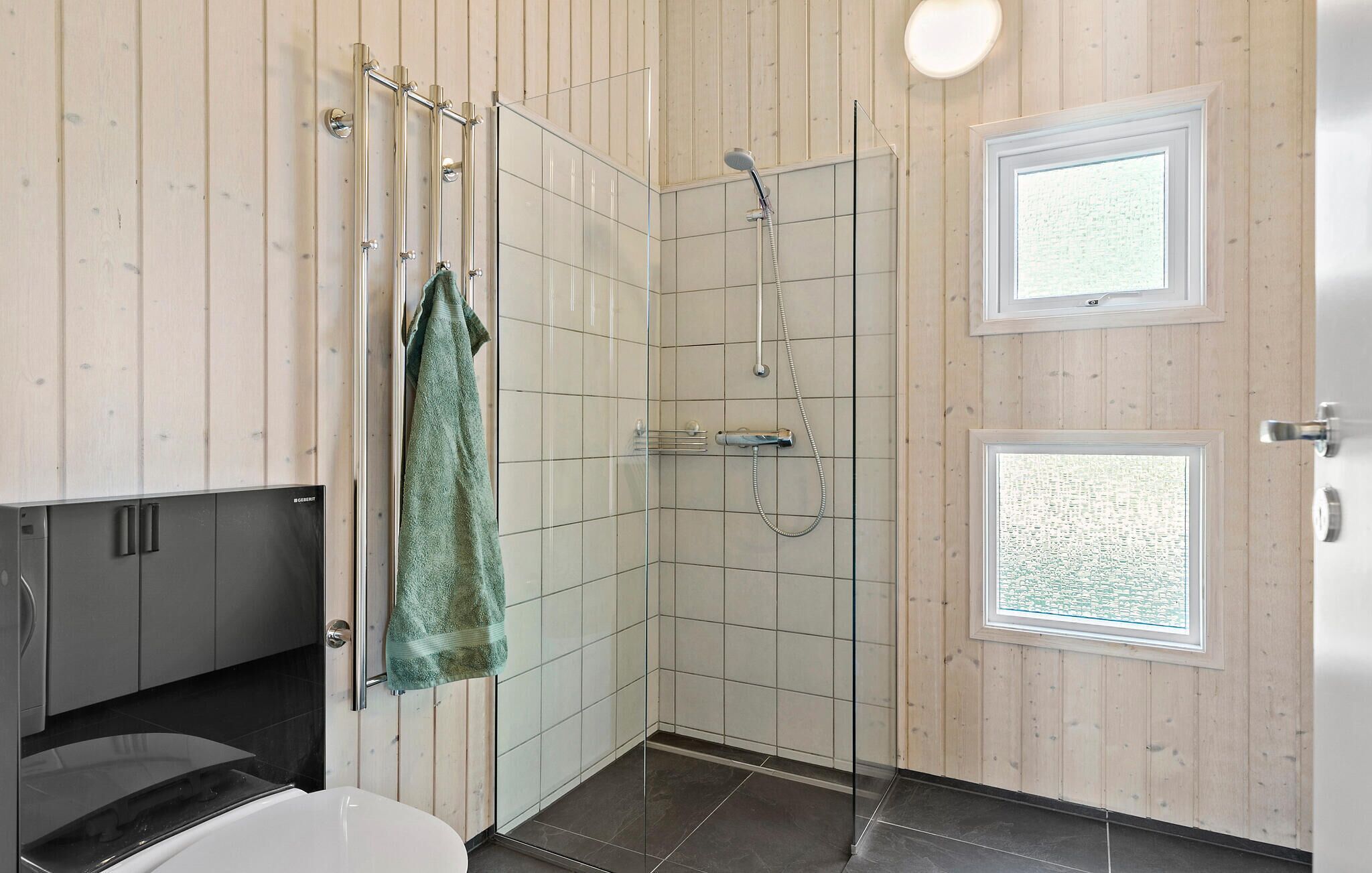Suihku, hiustenkuivaaja