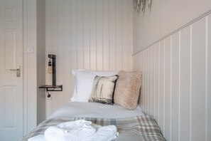 3 bedrooms, iron/ironing board, travel cot, free WiFi
