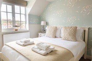 3 bedrooms, iron/ironing board, travel cot, free WiFi