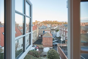 Interior - Elevated Dog friendly Cottage with Stunning Views (Whitby)