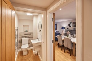 Hair dryer, towels - Morse Cottage, Central,Parking,Dog friendly (Whitby)