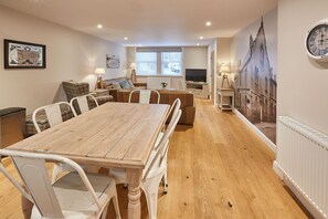 Dining - Family Holiday Home, Whitby, Parking, Dog Friendly (Whitby)