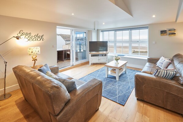 تلفزيون، مشغل دي في دي، كُتُب، مكتبة فيديو