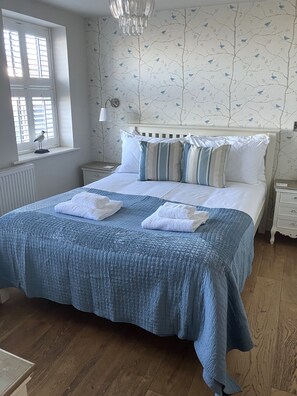 2 عدّة غرف نوم ومكواة/لوح كي وواي فاي مجانًا وملاءات أسرّة