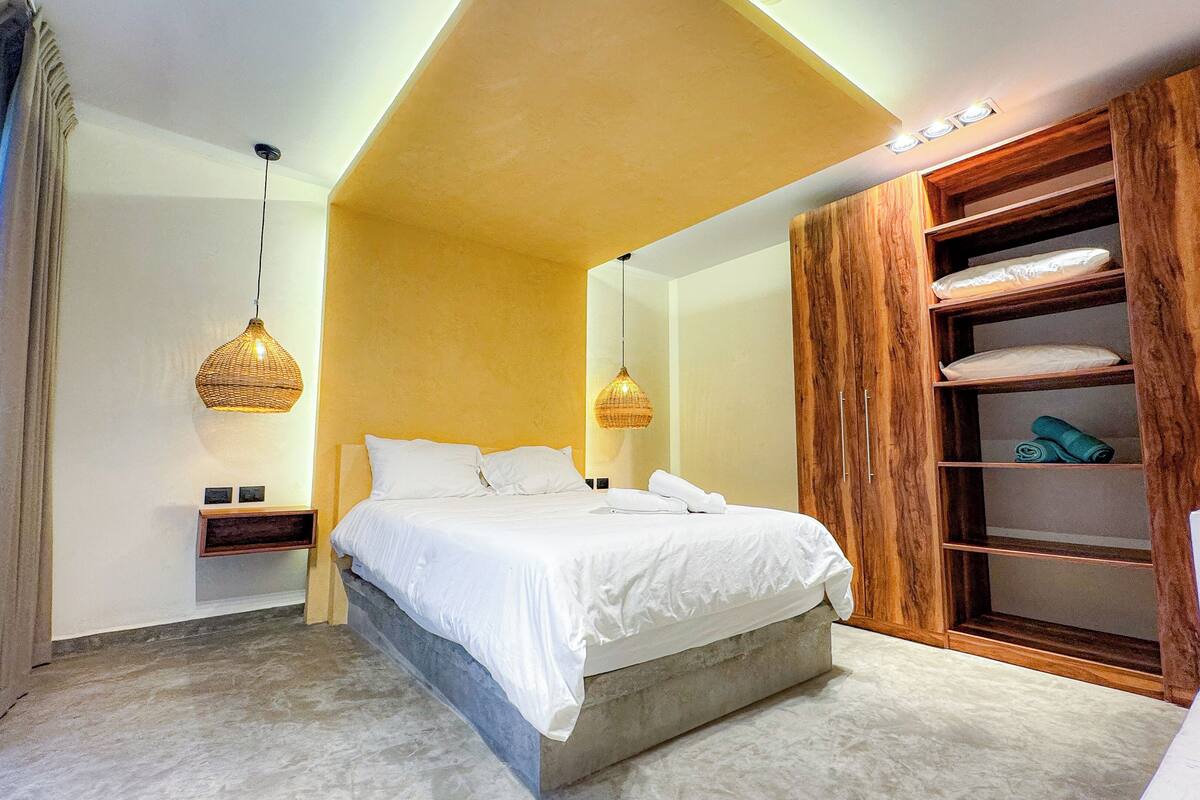 Luxury Apartment, 1 Bedroom, Garden View | Premium bedding, down comforters, in-room safe, blackout drapes