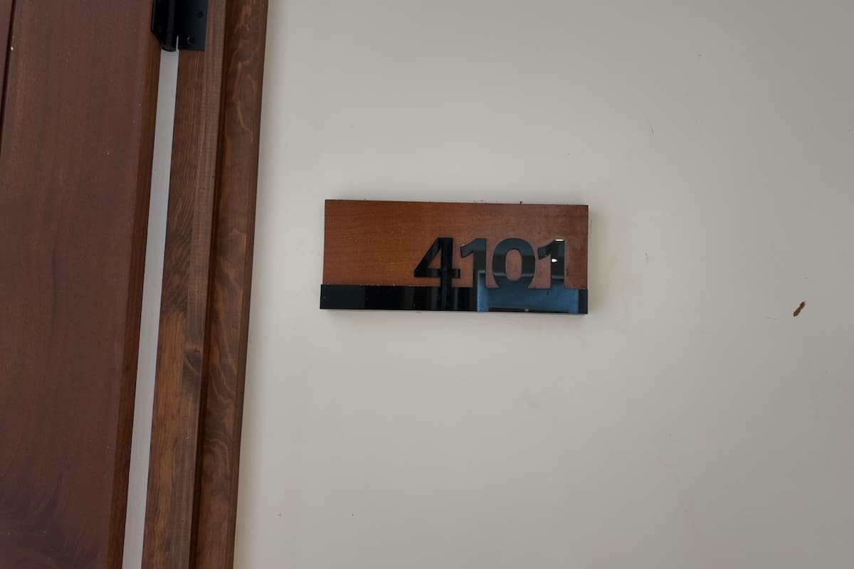 1 bedroom, premium bedding, down comforters, in-room safe