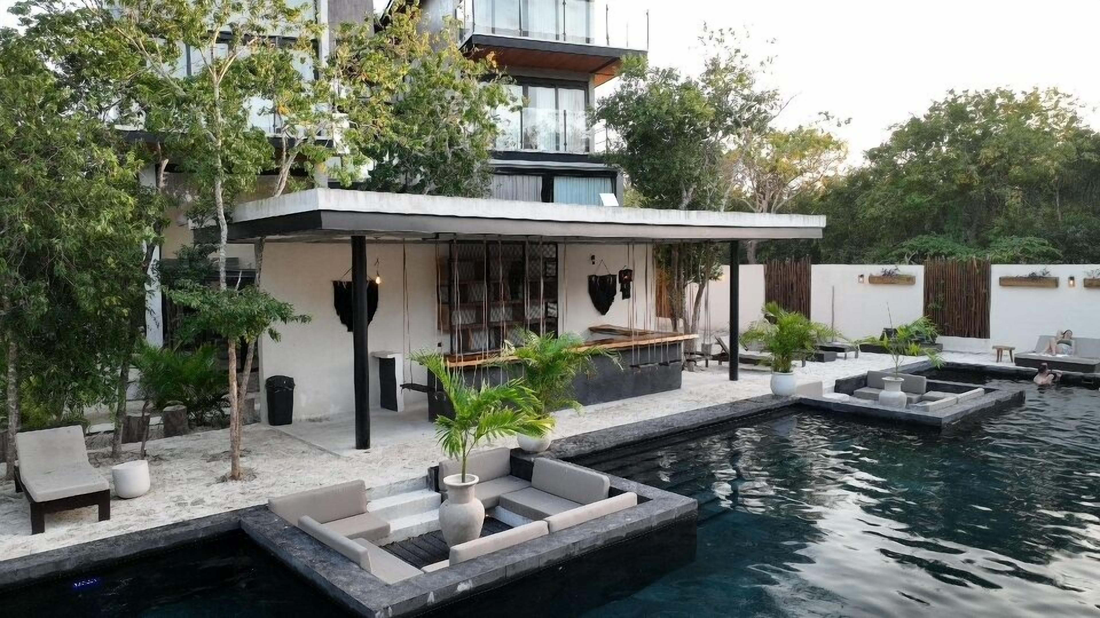 Superior Studio Suite | Premium bedding, down comforters, in-room safe, blackout drapes