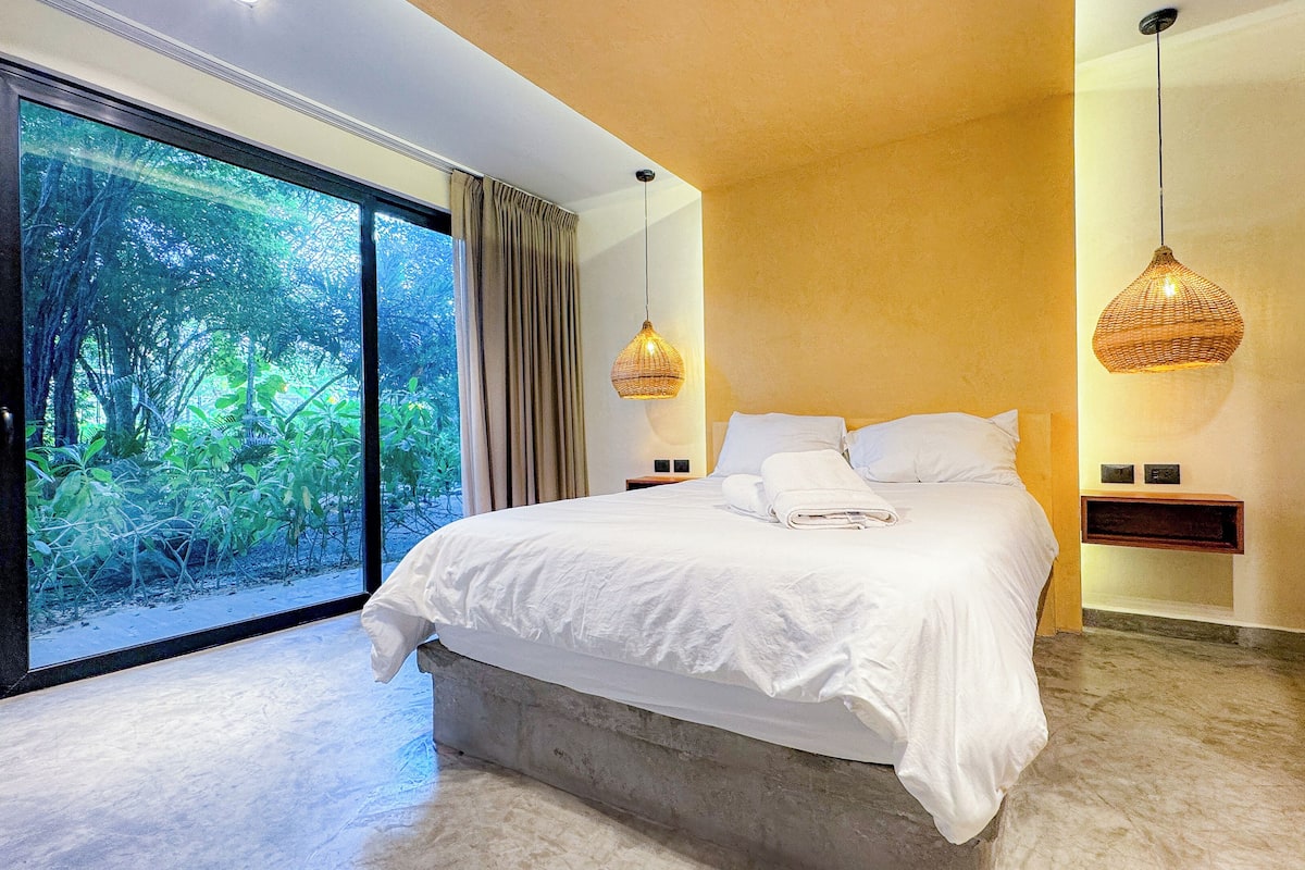 Superior Studio Suite | Garden view