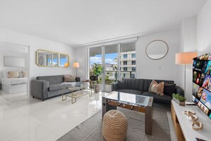 Smart-TV, fotballspill og bøker