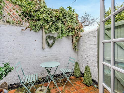 4 bedroom accommodation in Stamford