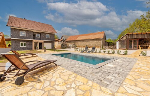 Beautiful home in Gracac