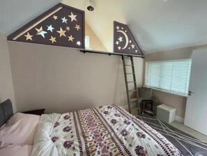 2 slaapkamers, een strijkplank/strijkijzer, wifi, beddengoed