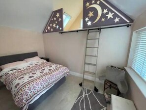 2 chambres, fer et planche à repasser, Wi-Fi, draps fournis