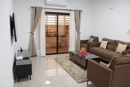 Appartement Deluxe, 2 Chambres avec Balcon Résidence Calme Proche Abidjan
