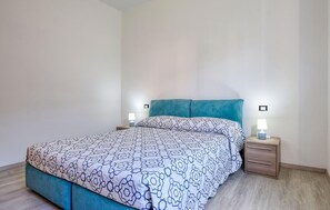 1 habitación, tabla de planchar con plancha y wifi gratis 