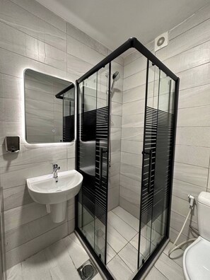 Apartment, 1 Bedroom, Accessible, Smoking | Bathroom shower - Stylish Luxe Apartment (Amman)