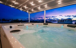 Baignoire à remous extérieure