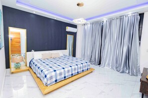 4 Schlafzimmer, Bügeleisen/Bügelbrett, WLAN, Bettwäsche