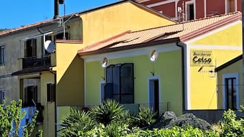 Esterni