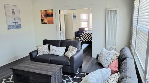 Modern 2 bed 2 bath Paradise - Mins. from LAX & SOFI