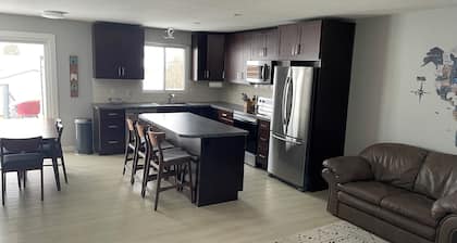 Cozy Renovated 5 Bedroom Home 2 Bath with large deck and hot tub.