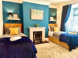 4 bedrooms, iron/ironing board, WiFi, bed sheets