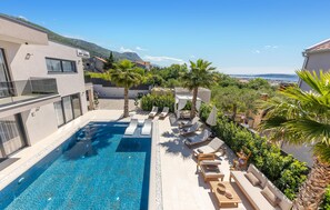 A heated pool - Luxurious home in Kastel Stari with sauna (Kastel Stari)