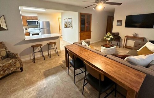 In Town - Close to Hospital, Maplewood Manor, 2 Churches, Splash Pad, & Parks. 