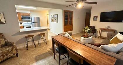 In Town - Close to Hospital, Maplewood Manor, 2 Churches, Splash Pad, & Parks.