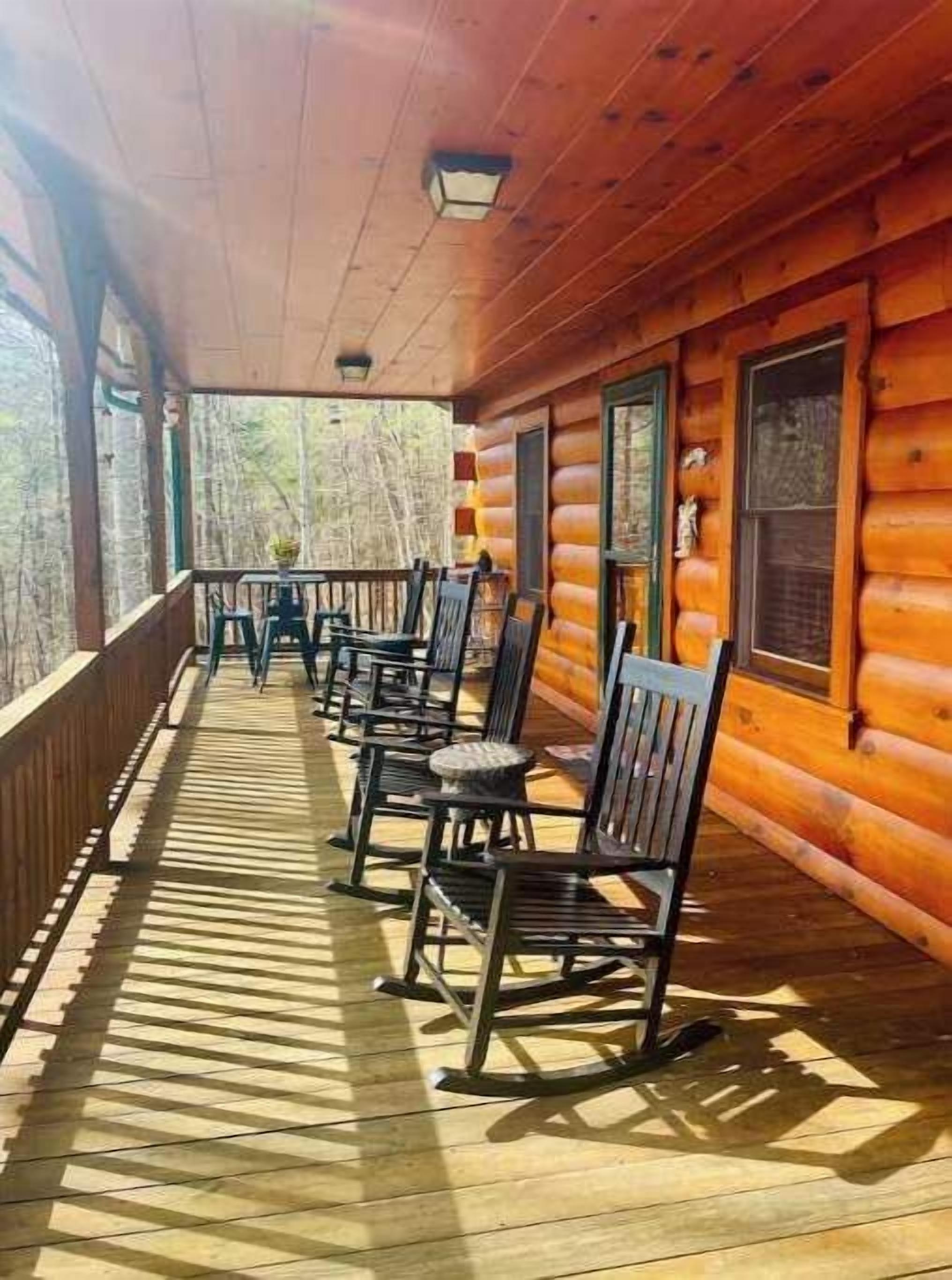 Enjoy Nature @ Whispering Woods Log Cabin