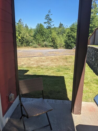 Charming 1-bedroom condo in Port Angeles with access to Olympic Discovery trail