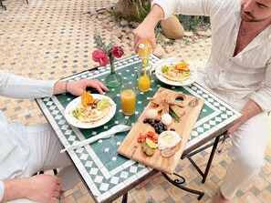 Gratis lokale morgenmadsretter hver dag