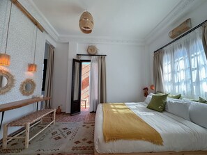Honeymoon Suite, Pool View