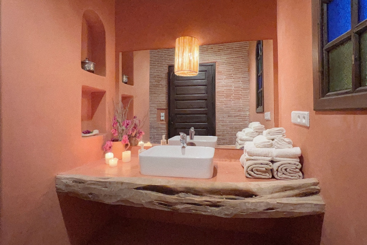 Superior Room, Garden View | Bathroom