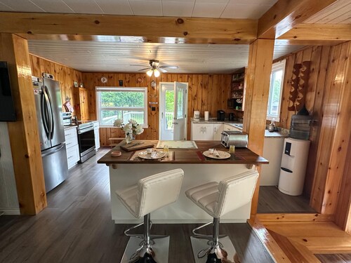 Lake Rosseau Water's Edge Retreat