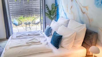 1 Schlafzimmer, Schreibtisch, Bügeleisen/Bügelbrett, Reisekinderbett