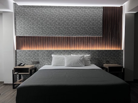 Room, Non Smoking | 20 bedrooms, Egyptian cotton sheets, premium bedding