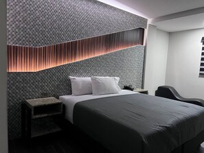 Luxury Room | 20 bedrooms, Egyptian cotton sheets, premium bedding - HOTEL KAYE8 (Tijuana)