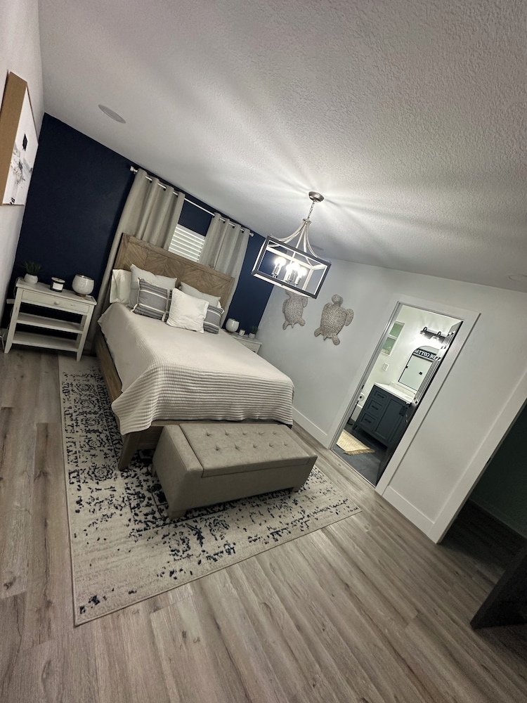 Nana’s Beach Blessing Steps to the beach! Inquire for last minute