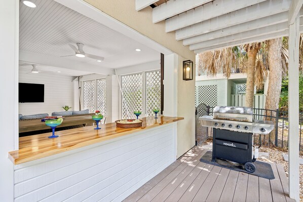 Outdoor dining