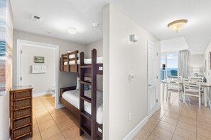2 habitaciones, cuna de viaje, wifi y ropa de cama