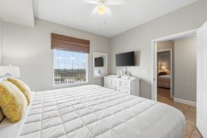 2 bedrooms, travel cot, WiFi, bed sheets