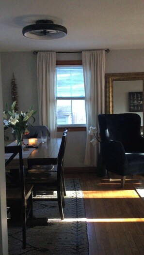 Dining - Cozy Cottage Walking Distance to the Beaches of Nantucket Sound (Dennis)