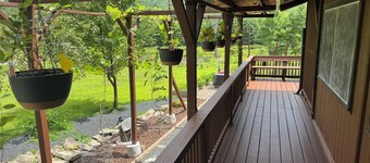 The Chalet - Rustic Retreat