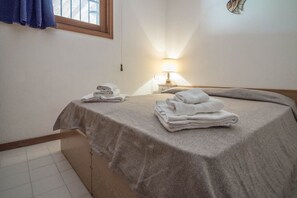 1 Schlafzimmer, Bügeleisen/Bügelbrett, Bettwäsche