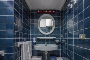 Dusche, Haartrockner, Bidet