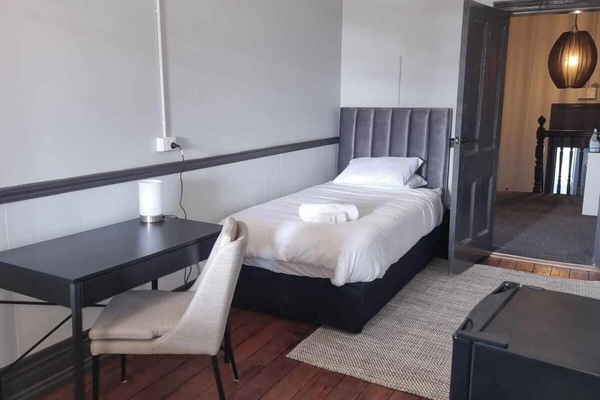 Standard Room, 1 Large Single Bed, Non Smoking, Balcony | Living area